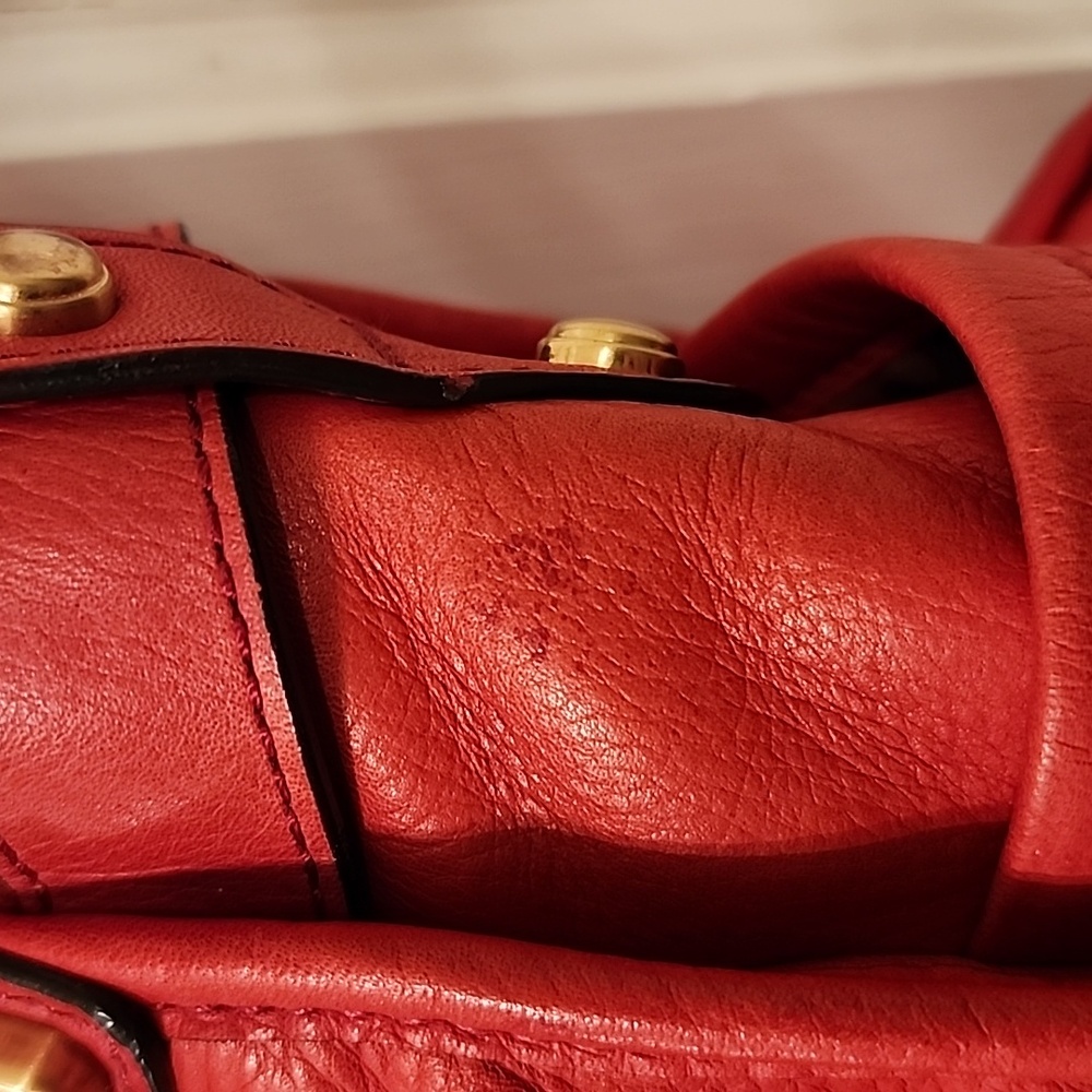 B MAKOWSKY Plushy Soft Red Leather Shoulder Bag with Gold Hardware Bottom Studs - Picture 5 of 16